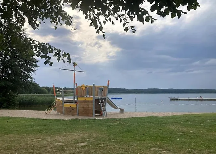 Gemuetliches Holzhaus Am See